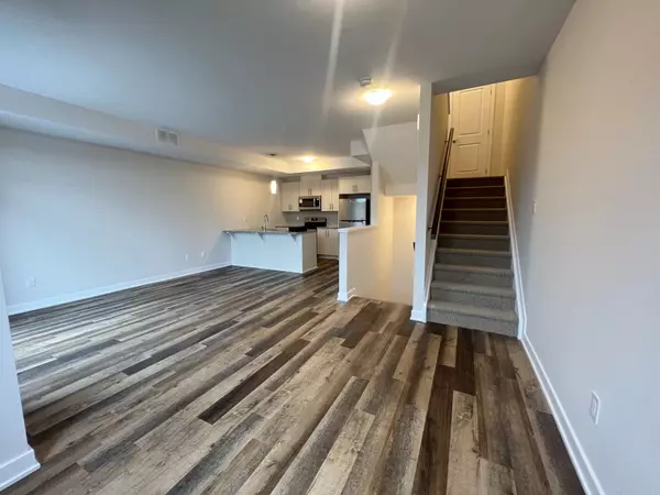 Blossom Park - Airport And Area, ON K1X 0M8,204 Tussock Private