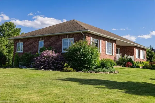 Front Of Leeds & Seeleys Bay, ON K7G 2V4,99 GRAYROCK CRES