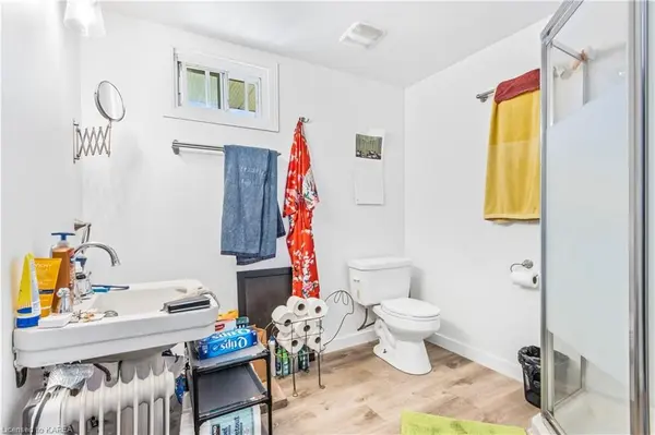 Loyalist, ON K0H 1G0,594 CATON RD