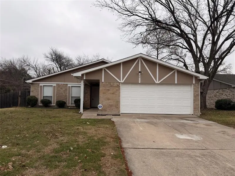 2011 Lavon Creek Lane, Arlington, TX 76006