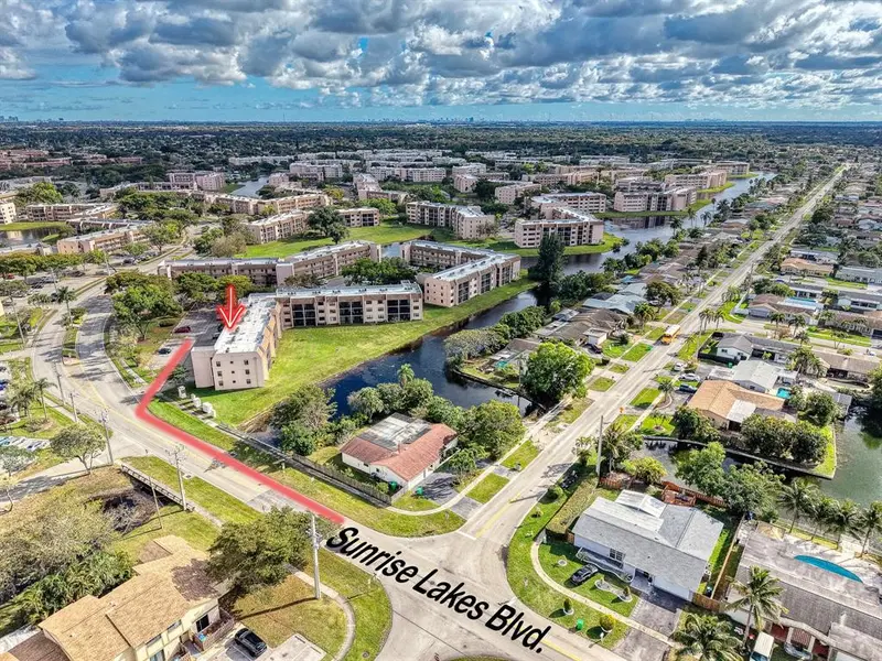 10466 Sunrise Lakes Blvd #312, Sunrise, FL 33322