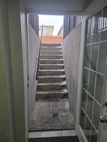 7205 Saint Barbara BLVD, Mississauga, ON L5W 0C7