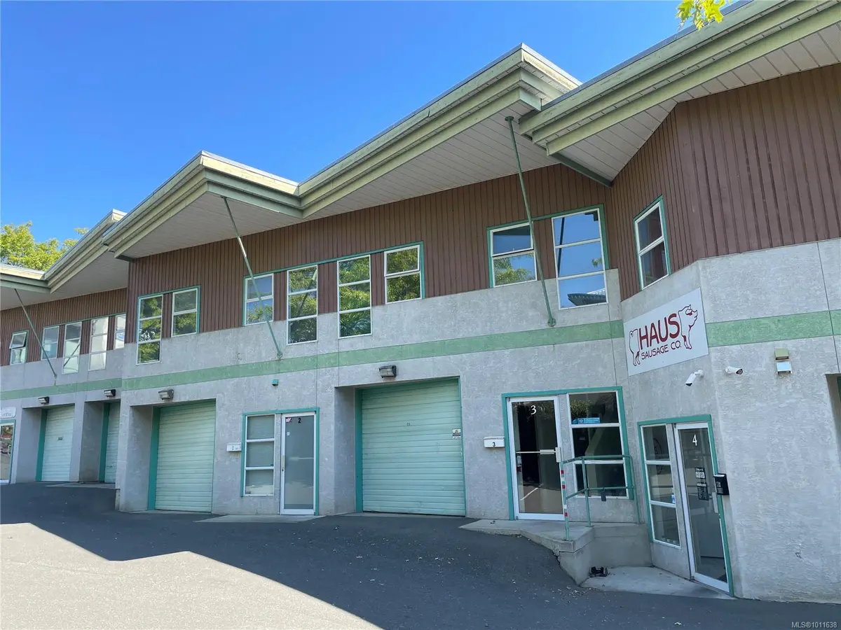 Saanich, BC V8Z 1C2,515 Dupplin Rd #3