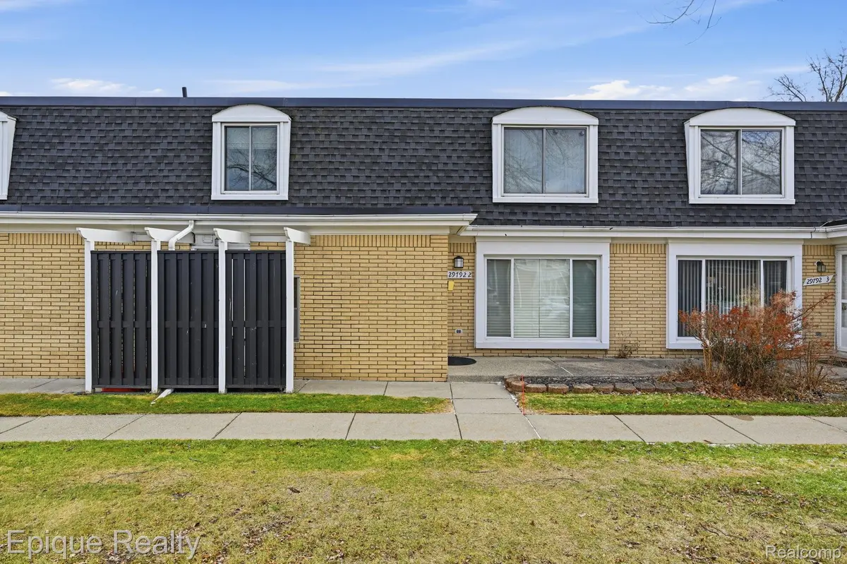 Warren, MI 48093,29792 City Center DR #2