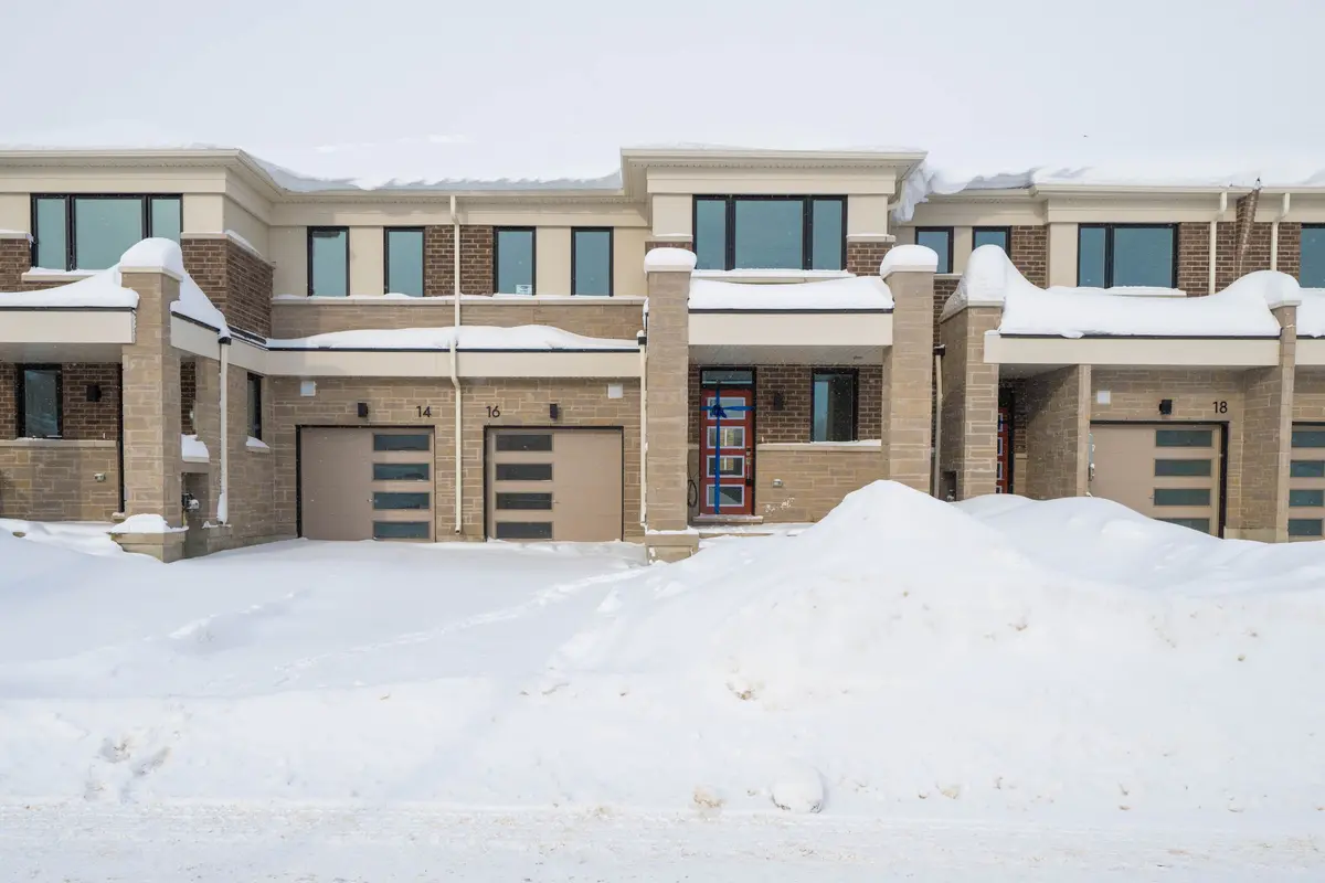 Barrie, ON L9J 0B7,16 Ivory RD