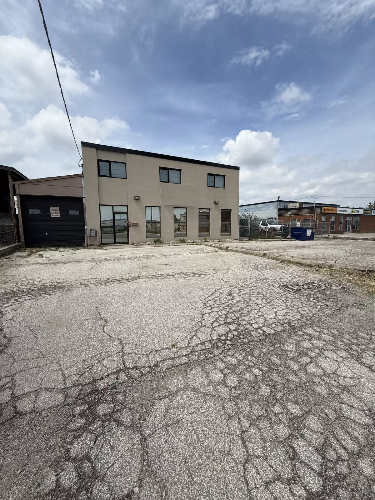 Mississauga, ON L4W 1C7,1261 Britannia RD E