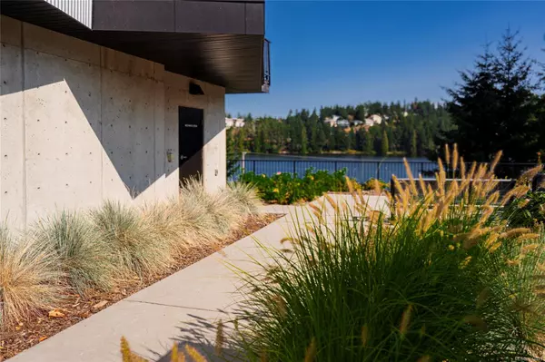 Nanaimo, BC V9T 2H3,4474 Wellington Rd #207