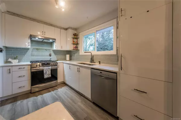 Nanaimo, BC V9T 5N3,5810 Hammond Bay Rd