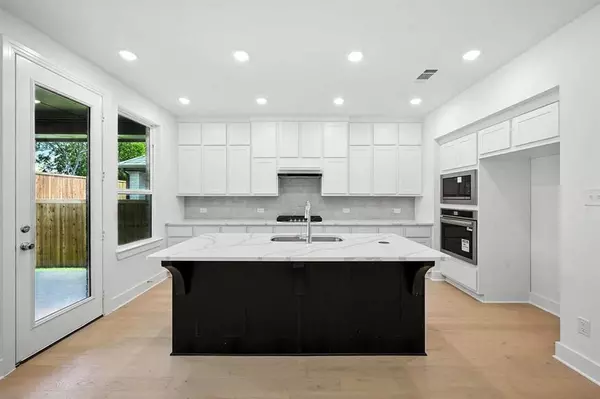 Sherman, TX 75092,413 Heritage Ranch Trail