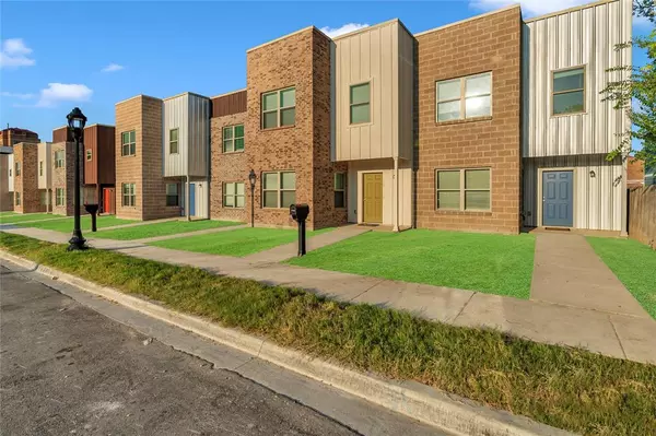 Fort Worth, TX 76110,1701 St Louis Avenue