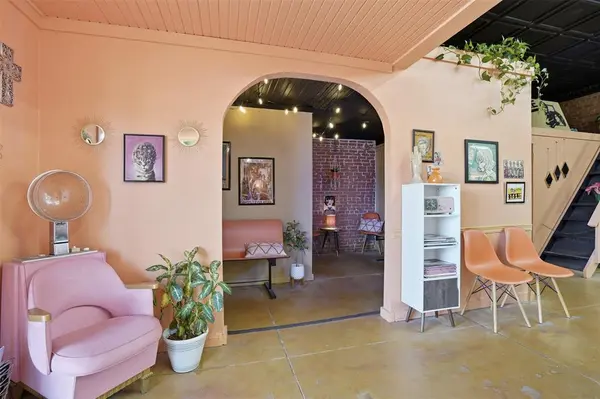 Cleburne, TX 76033,401 S Main Street