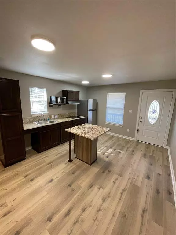 Valley View, TX 76272,110 Crockett Street #A