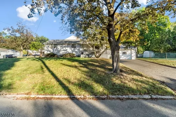 Little Falls Twp., NJ 07424,2 Overlook Ave