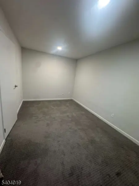 Roselle Boro, NJ 07203,123 W 1St Ave #B10