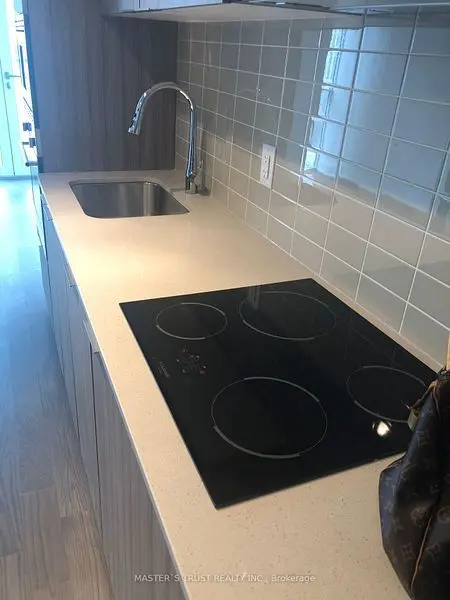 Toronto C01, ON M5S 0C6,955 Bay ST #806