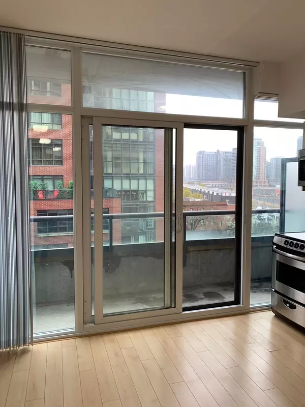 Toronto C01, ON M6J 0C7,36 Lisgar ST #621E