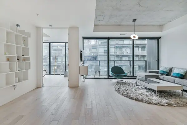 Toronto C01, ON M5V 1H6,38 Stewart ST #803