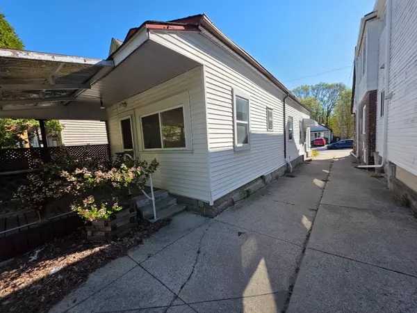 Toronto E03, ON M4C 5J8,160 King Edward AVE