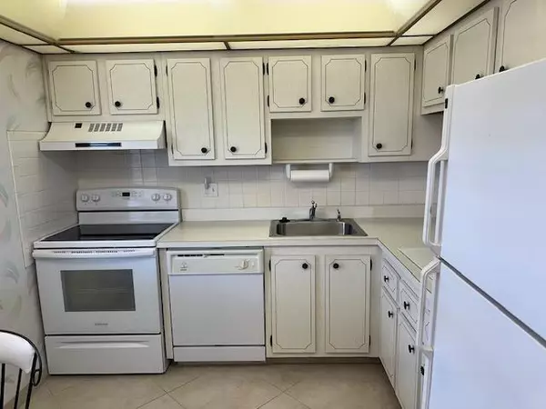 Margate, FL 33063,7805 W Atlantic Blvd #202