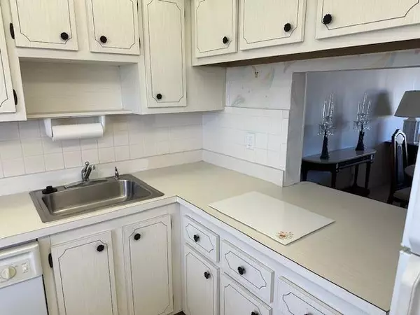 Margate, FL 33063,7805 W Atlantic Blvd #202