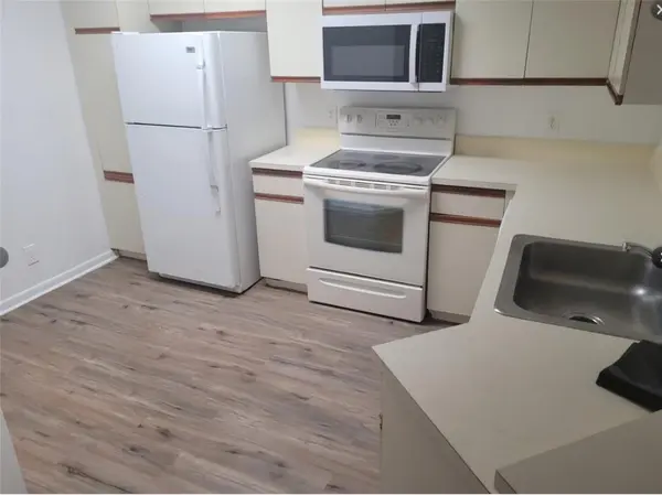 Coral Springs, FL 33067,8741 Wiles Rd #305