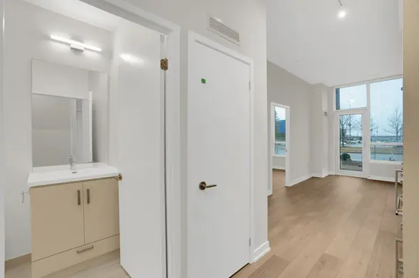 Vaughan, ON L4K 5Z8,10 Honeycrisp CRES #106