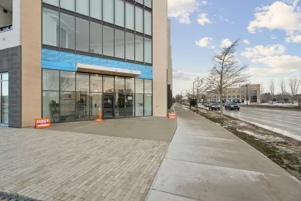 Collingwood, ON L9Y 0E8,31 Huron ST #415