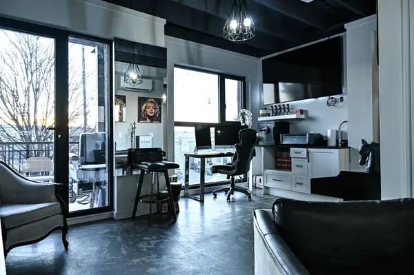 Toronto W06, ON M8W 3C3,155 Thirtieth ST #5