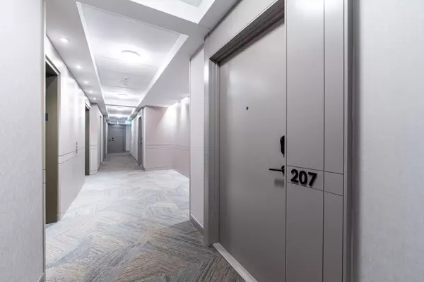 Mississauga, ON L5M 0Z7,4655 Metcalfe AVE #207