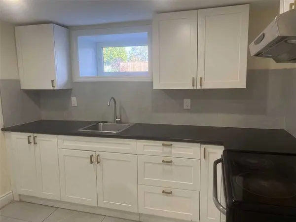 Brampton, ON L6W 2Z1,36 Carlyle CRES #Basement