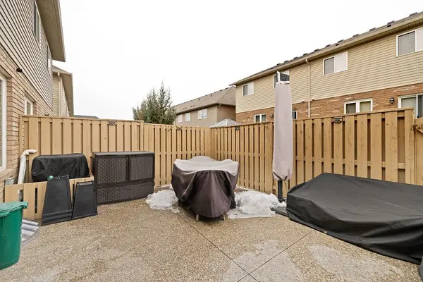 Hamilton, ON L0R 1P0,84 Periwinkle DR