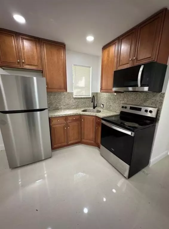 Hollywood, FL 33020,2312 Cleveland St #2312