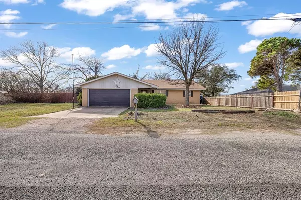 Comanche, TX 76442,1002 W Wrights Avenue