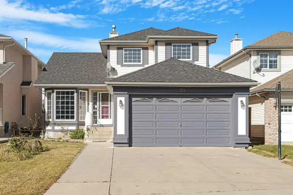 30 Hidden CIR NW,  Calgary,  AB T3A 5G9