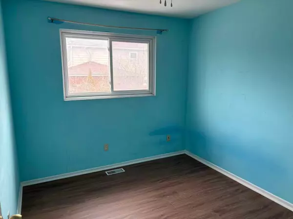 Toronto C15, ON M2H 2L7,81 Sexton CRES