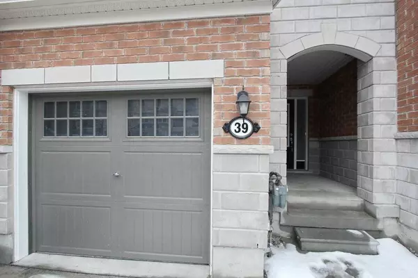 39 Fusilier DR, Toronto E04, ON M1L 0J4