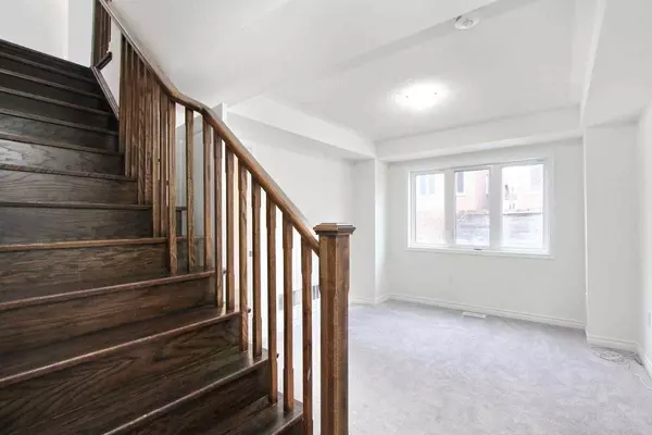 Toronto E04, ON M1L 0J4,39 Fusilier DR