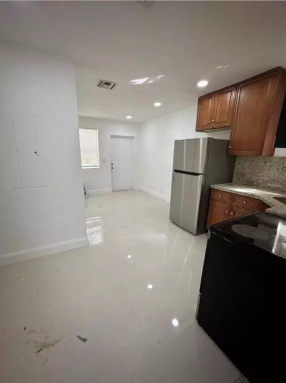 Hollywood, FL 33020,2312 Cleveland St #2312