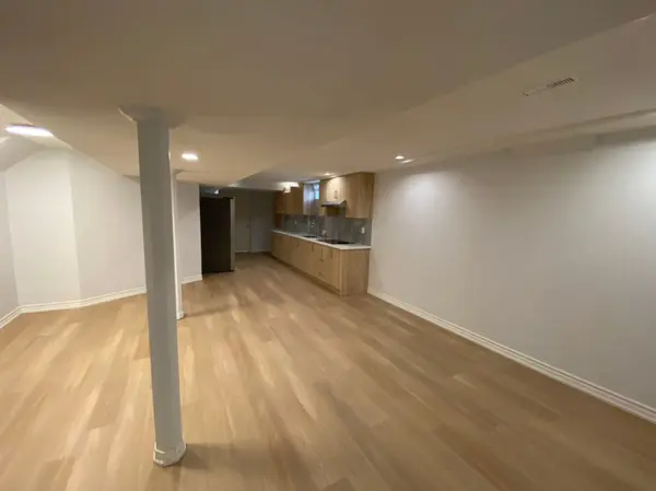 Richmond Hill, ON L4S 2R1,29 Falling River DR #Basement