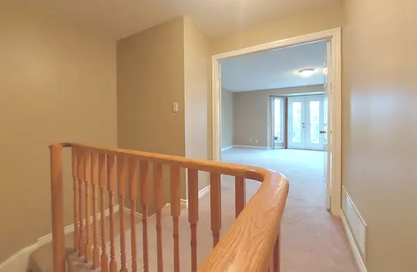 Vaughan, ON L4J 8J7,151 Townsgate DR #3