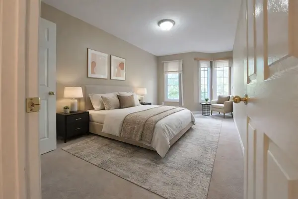 Vaughan, ON L4J 8J7,151 Townsgate DR #3