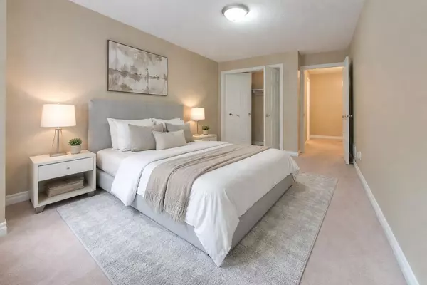 Vaughan, ON L4J 8J7,151 Townsgate DR #3