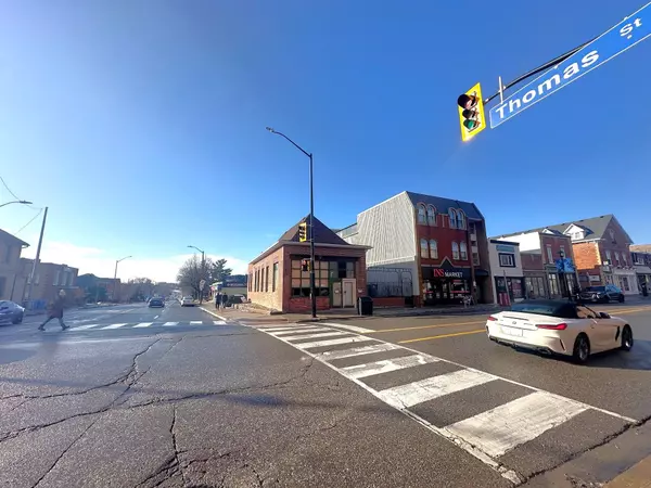 Mississauga, ON L5M 1L5,238 Queen ST S