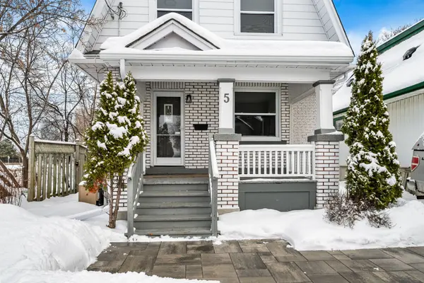 Tunneys Pasture And Ottawa West, ON K1Y 0M7,5 GILCHRIST AVE