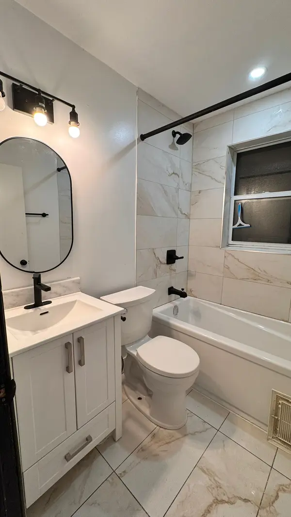 Overbrook - Castleheights And Area, ON K1K 1P3,281 Columbus AVE #3