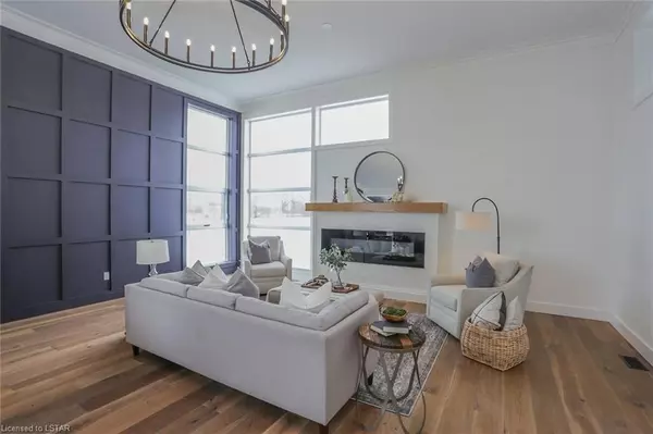 Plympton-wyoming, ON N0N 1E0,3761 Queen ST