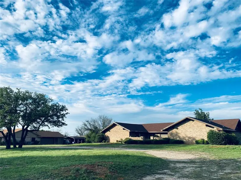 310 Lori Lane, Brownwood, TX 76801