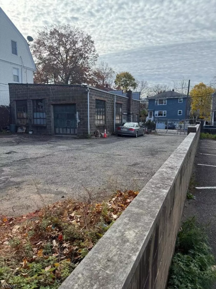 Montclair Twp., NJ 07042,15 Willard Pl