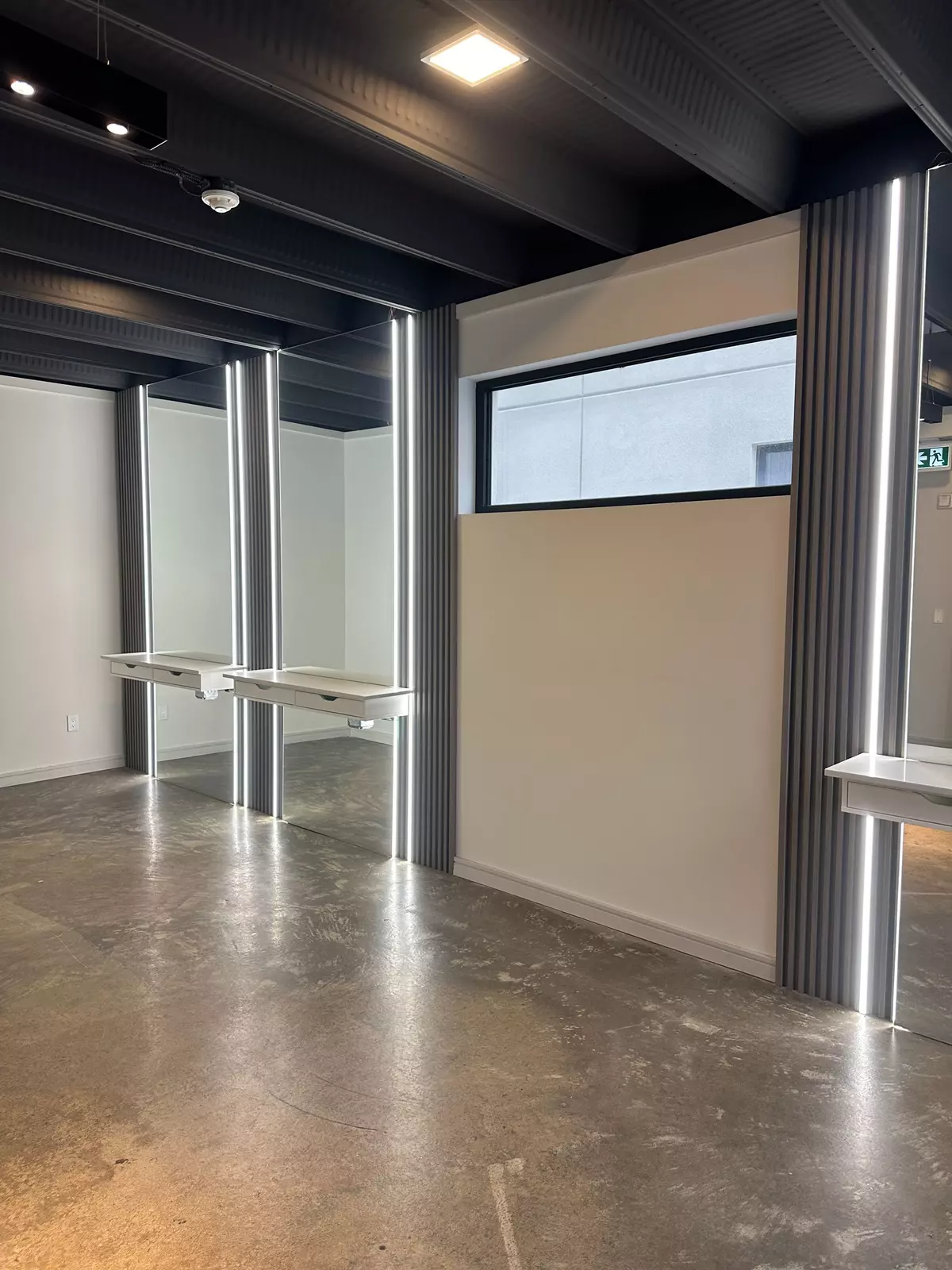 Toronto W06, ON M8W 3C3,155 Thirtieth ST #400