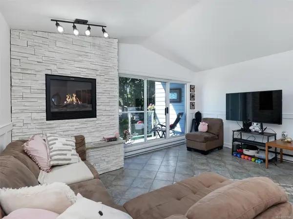 Sooke, BC V9Z 0B8,6110 Seabroom Rd #5